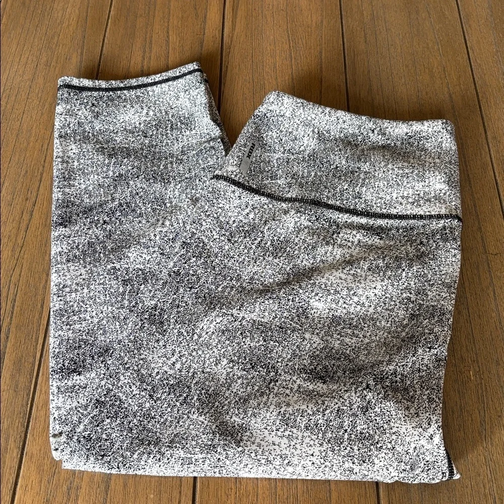 RBX live life active Women’s cropped black/white Leggings Size XL - Picture 4 of 8